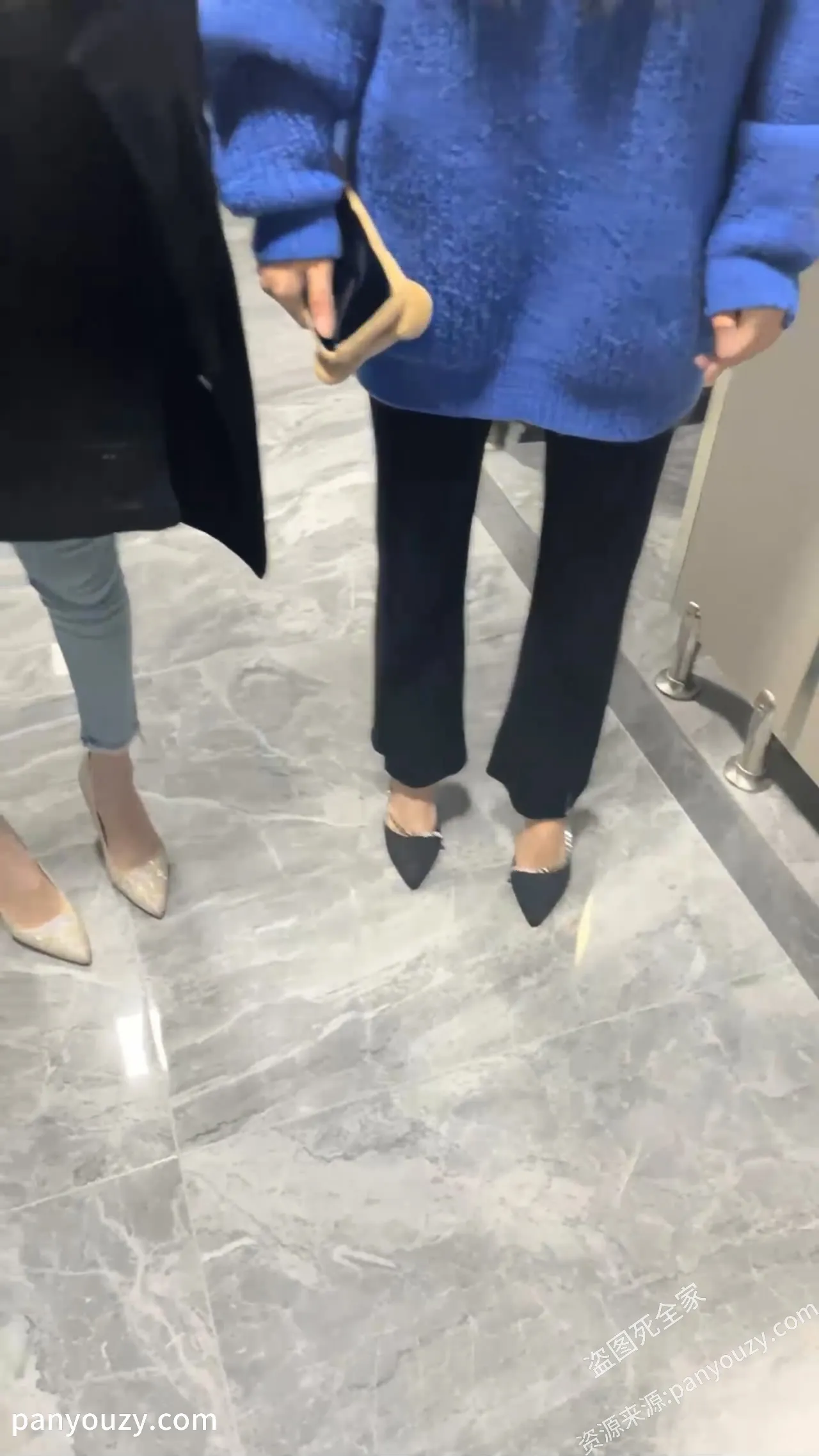 图片[12]-【公厕4P换妻聚会】颜值夫妻，找个公厕轮流无套互操对方老婆，场面极度刺激！-山相欢迎您！